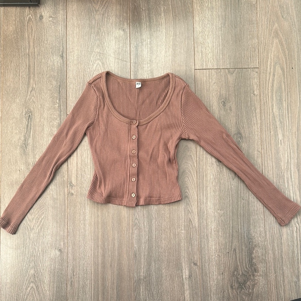 Uniqlo Pink Fitted Long Sleeve Button Down Shirt